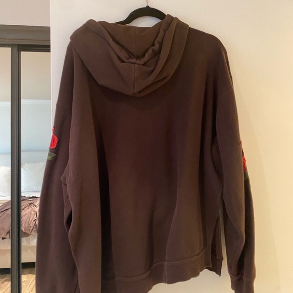 Oversized Brown zip up Hoodie with Roses - Picture 4 of 5